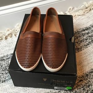Frye Melanie Perf Slip On Congac 7